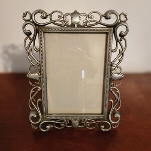 Elegant Silver Ornate Photo Frame
